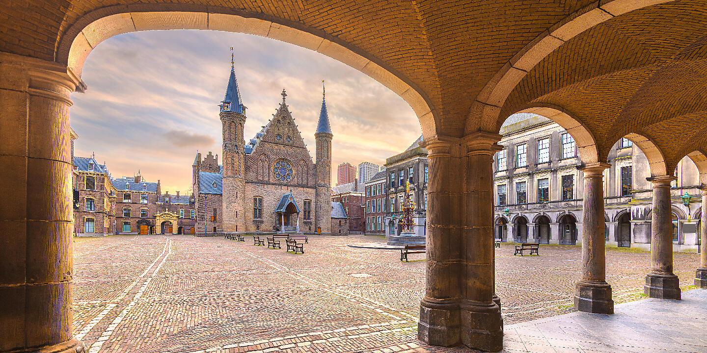 A World Affairs Voyage from Copenhagen to London A World Affairs Voyage from Copenhagen to London