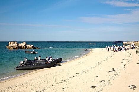 16 Jul 27 - Vansittart Bay