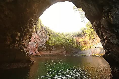 16 Jan 27 - Musgrave Inlet, Auckland Islands