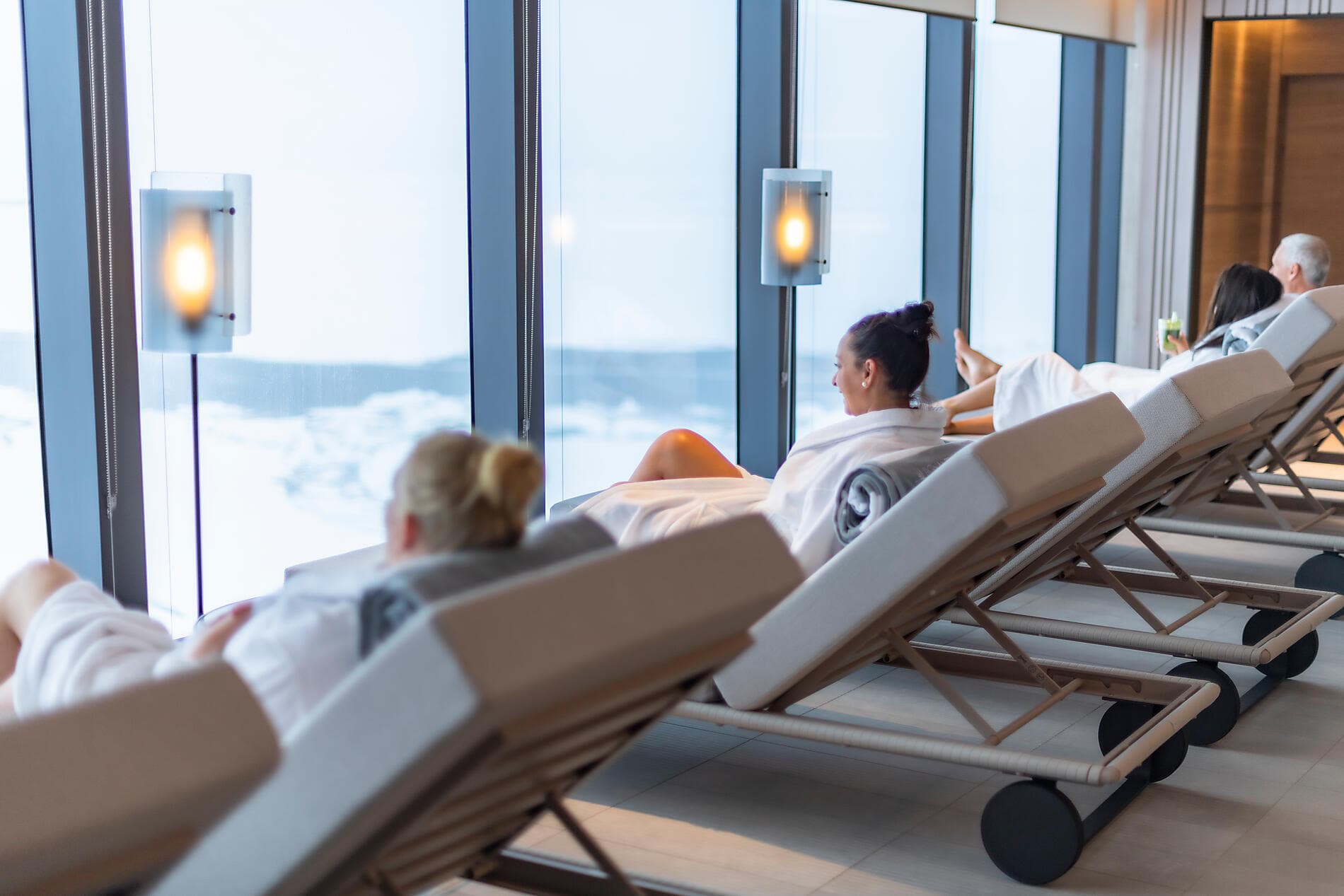 Polar Nights: From the North Cape to Spitsbergen 