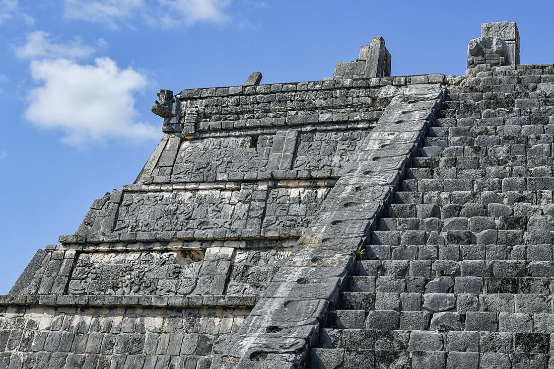 On the path of the Maya civilization (5 Nights)