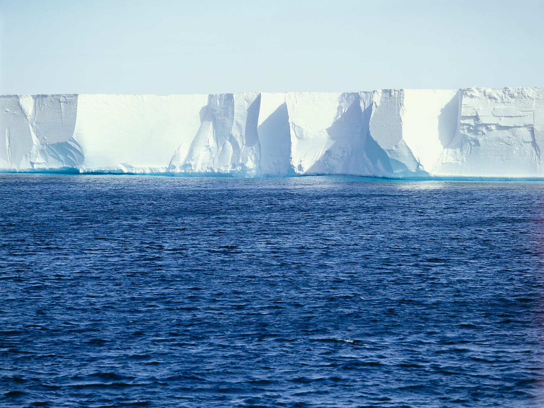 Unexplored Western Antarctica between Two Continents 